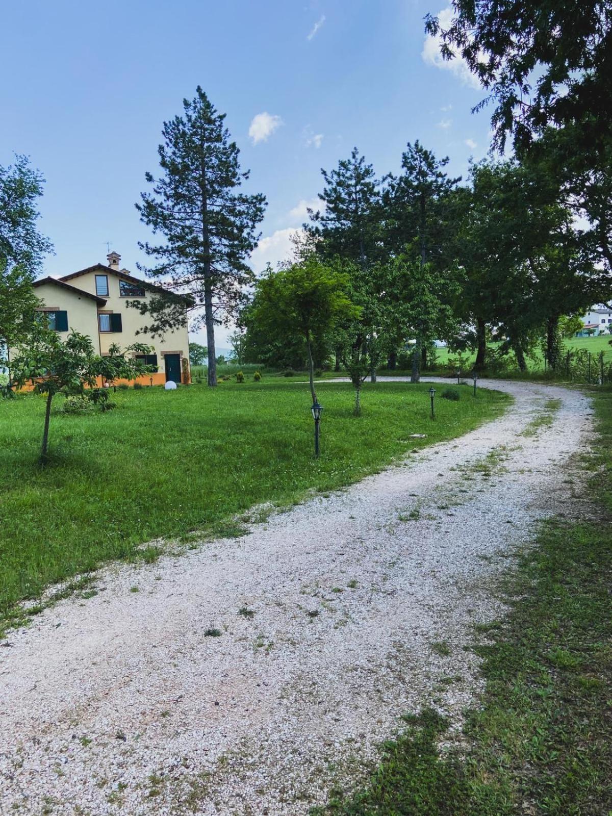 Villa Tadina Gualdo Tadino Exterior foto
